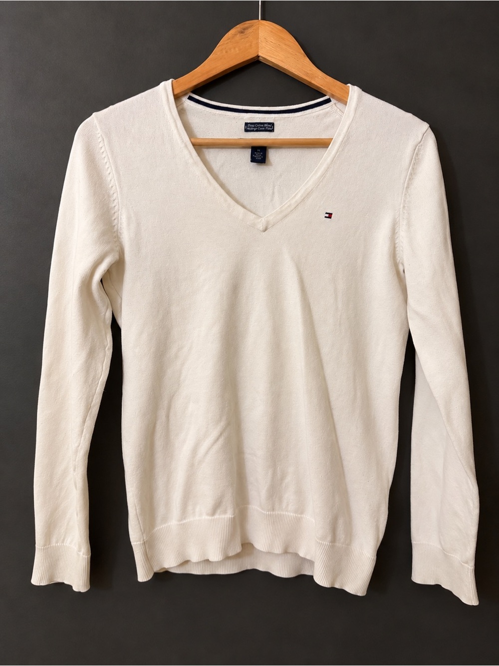 Tommy Hilfiger Women’s Ivory Pima Cotton Blend V-Neck Sweater Size M